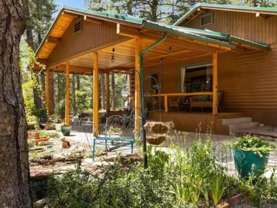 Cozy Cabin On The Creek Colorado City Exteriör bild
